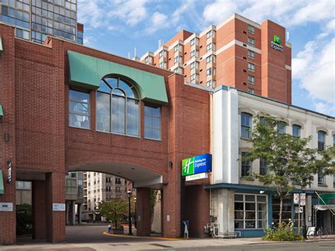 cheap hotel in toronto area